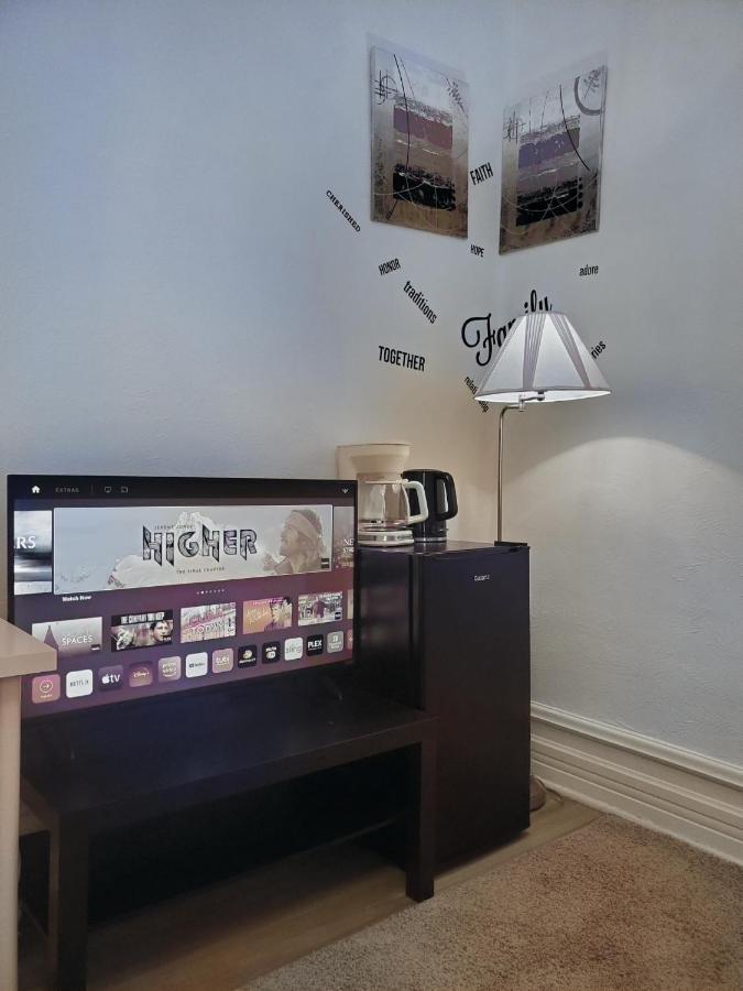 Hull Booking-Eddy- Single Room With Self Check-In מראה חיצוני תמונה